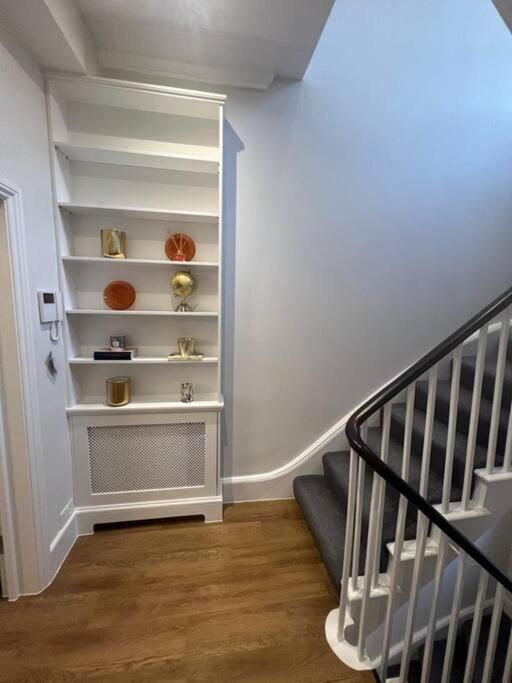 Flat In The Heart Of Holland Park Apartment London Exterior photo